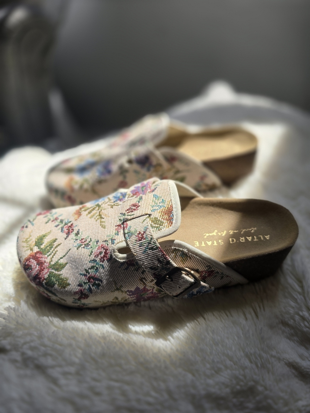 NWOB Altar'd StateLorenna Floral Tapestry Platform Clogs, Size 7 - Picture 2 of 15